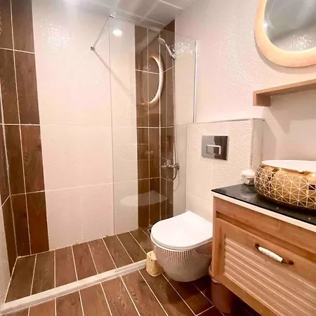Apartment Licensed ,jazzy Class 3 Bedrooms Homes 100mb Wi-fi Antalya